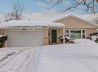 1977 Marshfield Rd, Mayfield Heights, OH 44124