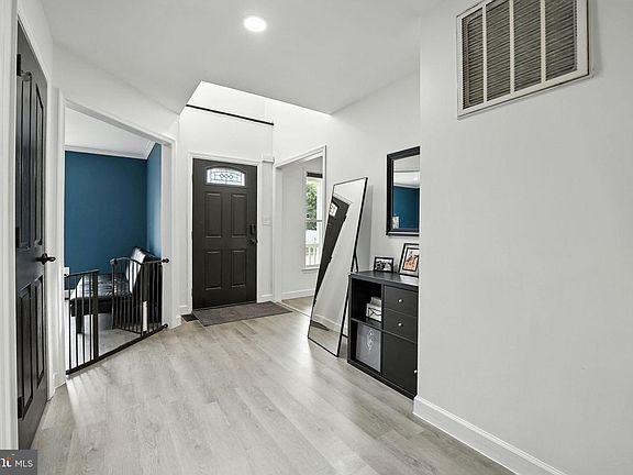 5th image of 2 Sunset Ridge Ln