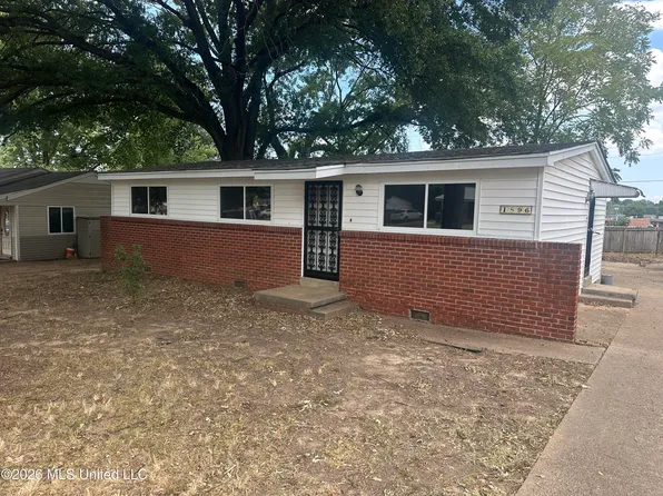 1896 Southaven Cir N, Southaven, MS 38671