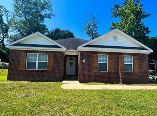 2 Wicker Rd, Cowarts, AL 36321