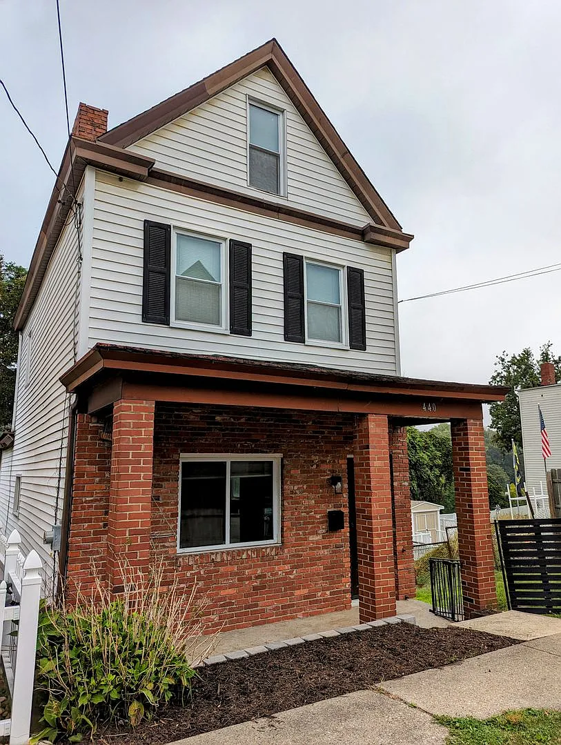 2 Bedroom 1 Bathroom Single Family Home (Mt Washington) — Photo 1