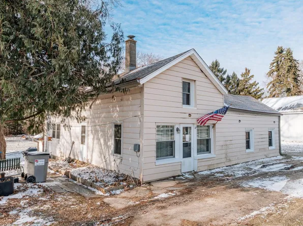 N6335 County Road E, Oconomowoc, WI 53066