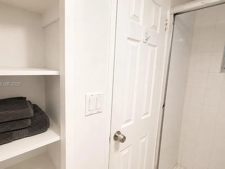 220 Kings Point Dr #105 — Photo 15