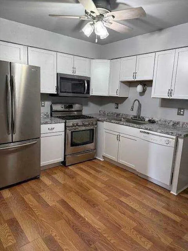 2 bed, 1.0 bath, 1000 sqft, $1,750 — Photo 3