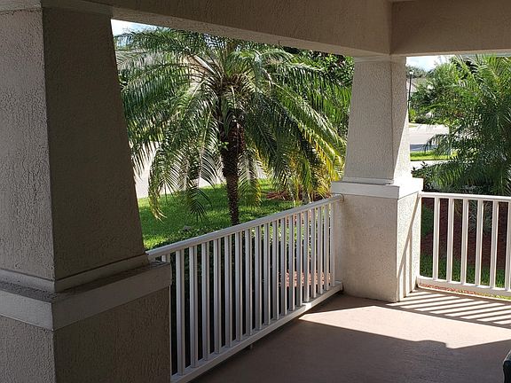 RELAXING FRONT PORCH
