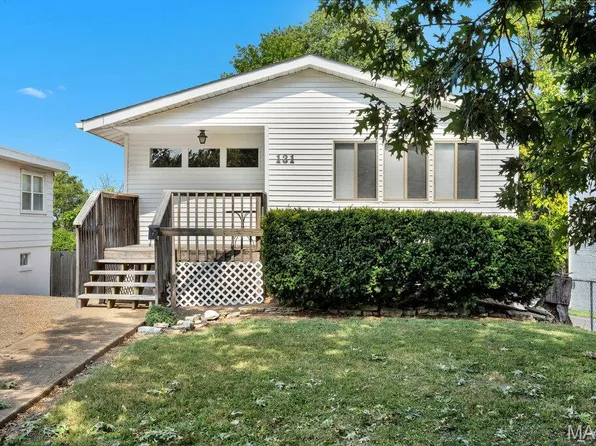 131 Monica Dr, Saint Louis, MO 63127