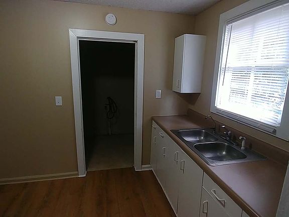 2nd image of 2923 W 2nd St