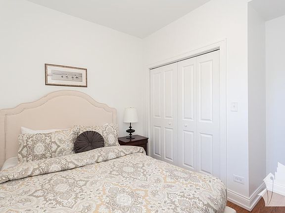4th image of 4038 N Milwaukee Ave #3
