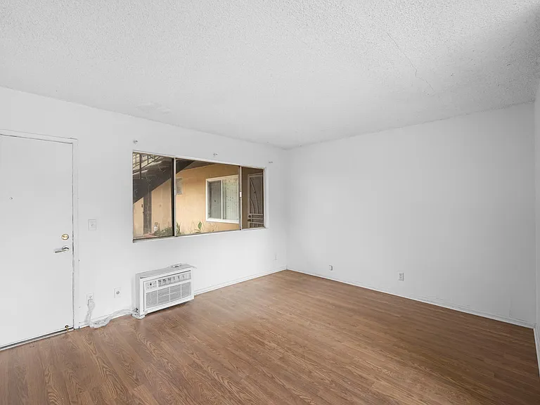 17931 Devonshire St #1 — Photo 5