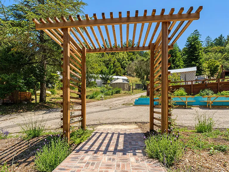 Laurel Glen Rd — Photo 66