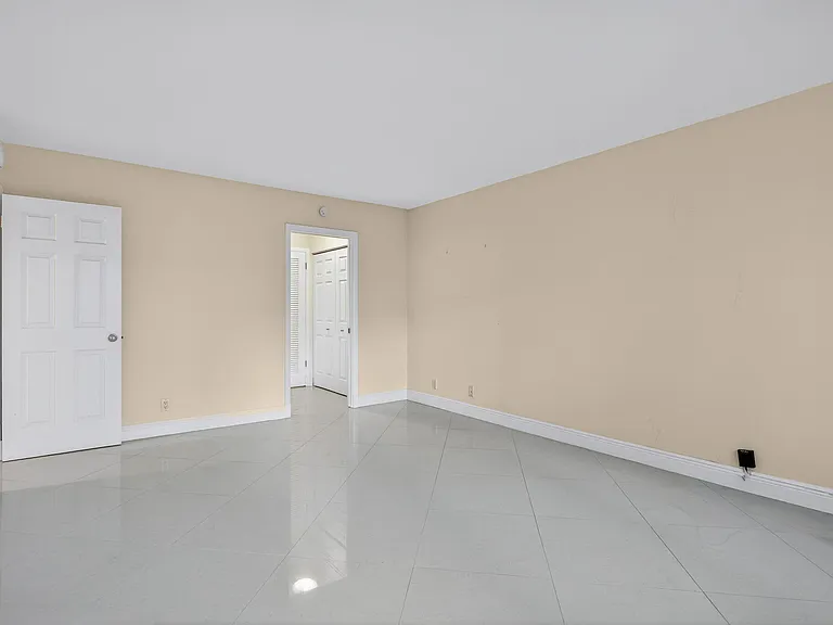 405 N Ocean Blvd #208 — Photo 18