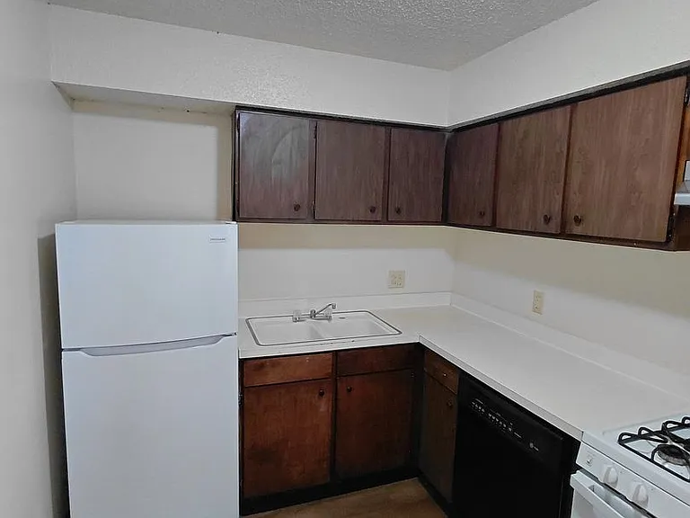 Prairie Sun Apartments — Photo 7