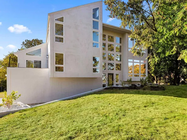 4119 N Grandview Dr, Peoria, IL 61614