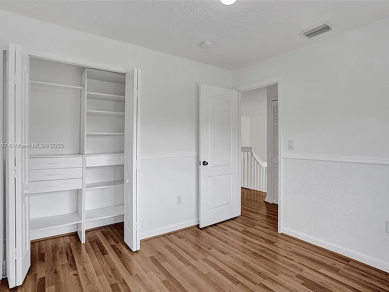 17037 SW 39th St — Photo 13