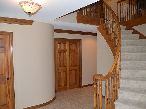 5th image of 7628 Tonti Dr N