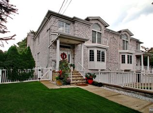 2 Maple Ave, Waldwick, NJ 07463