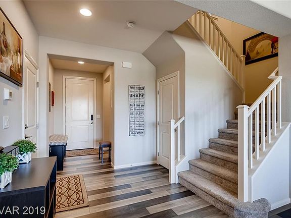 5th image of 909 Bluebird Hill Ave