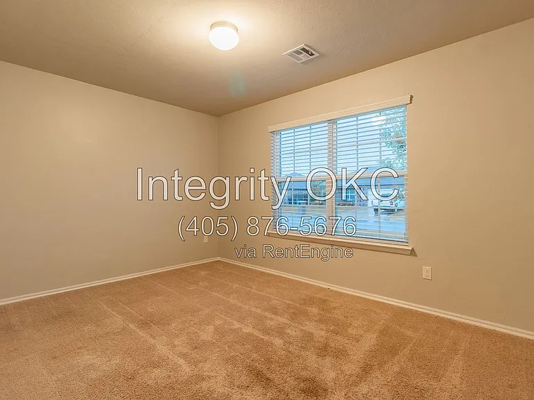 13233 Bridgewater Dr — Photo 17