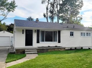 1206 Mildred St, Flushing, MI 48433