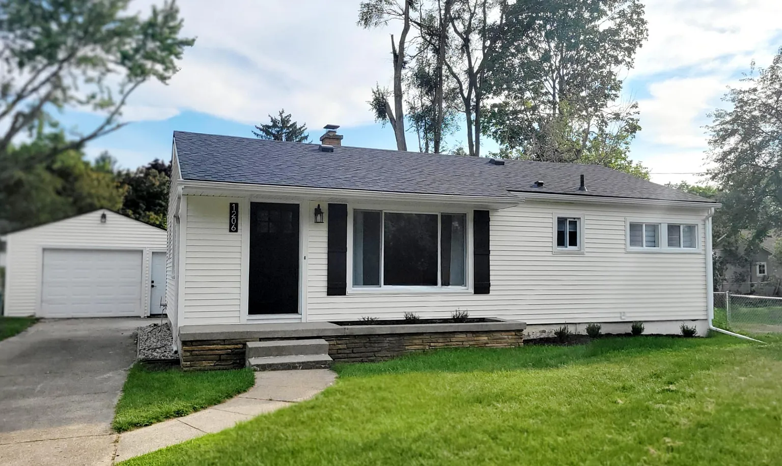 1206 Mildred St photo 1