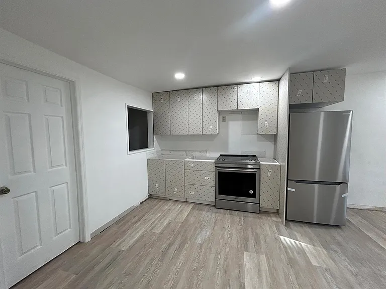 2865 SW 16th St #3 — Photo 2