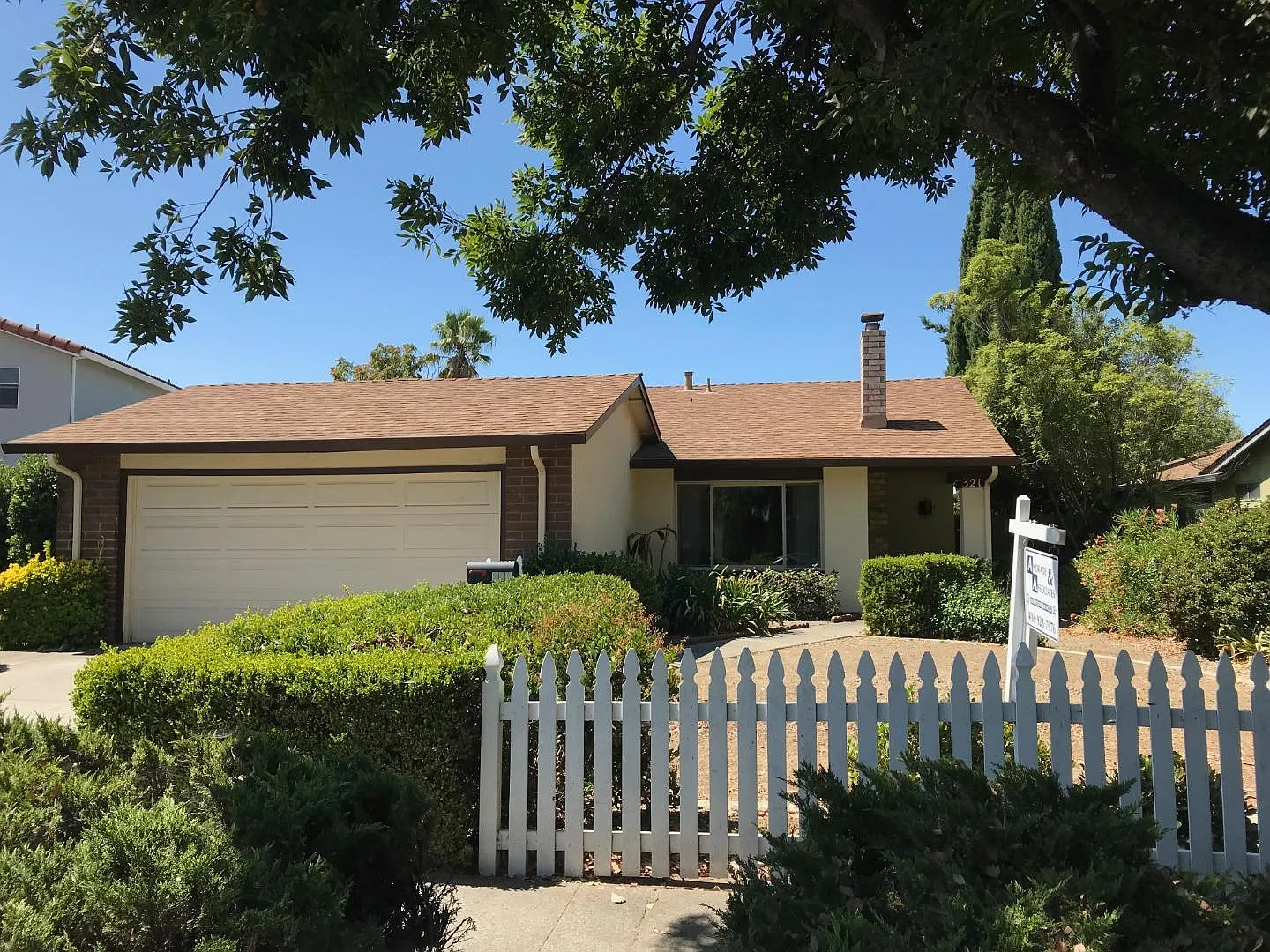 321 La Pala Dr photo 1