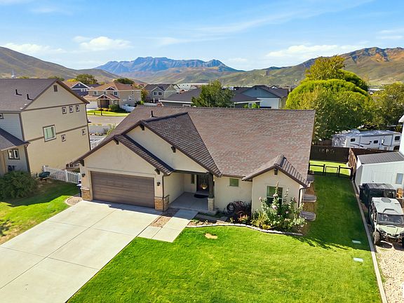 4th image of 2092 S 150th St E