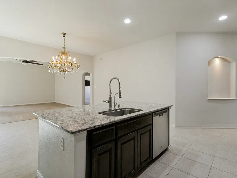 531 Catherine Ln — Photo 30