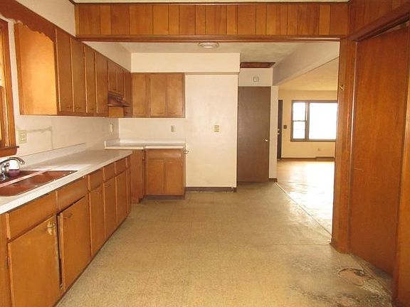 2nd image of 3616 N Rockton Ave