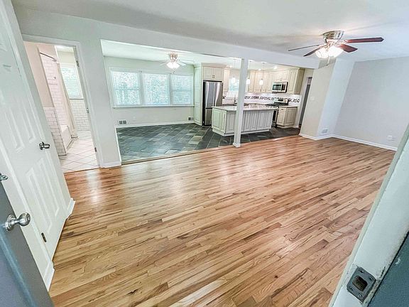 4th image of 2307 Rubart Dr