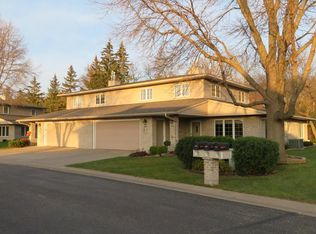 275 Salem Point Dr SW, Rochester, MN 55902