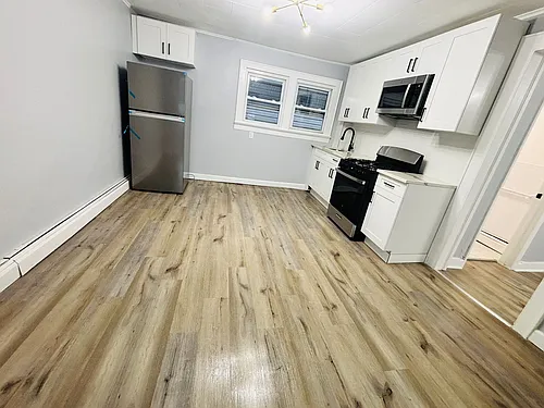 142 Court St #2 Photo 1