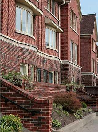 2nd image of 644 S 2nd St #B2