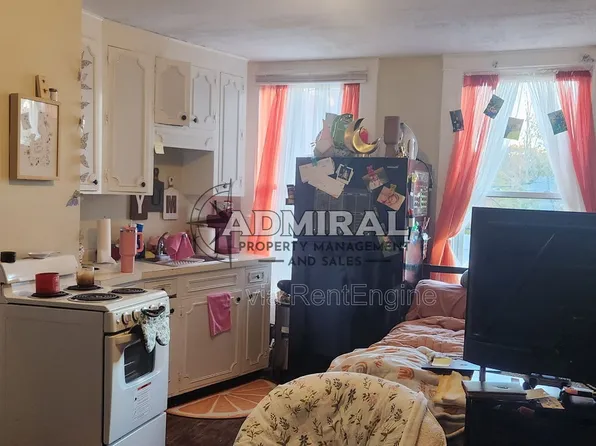 42 N Main St #3, Rochester, NH 03867