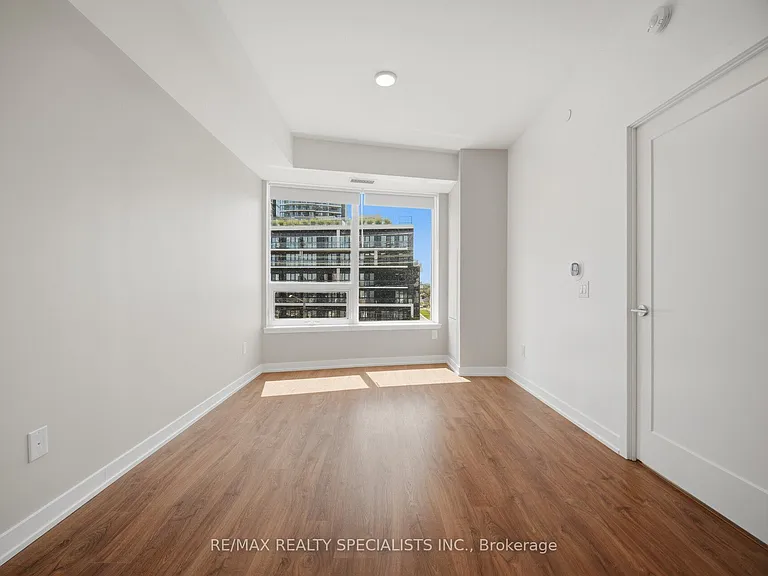 5105 Hurontario St #308 — Photo 12
