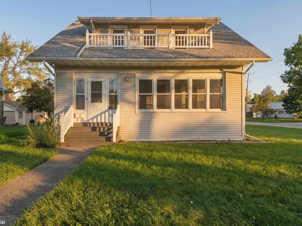 216 Center St W, Britt, IA 50423