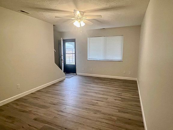 3rd image of 731 1/2 Merritt St