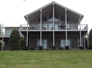 299 Riverview Dr, Decaturville, TN 38329