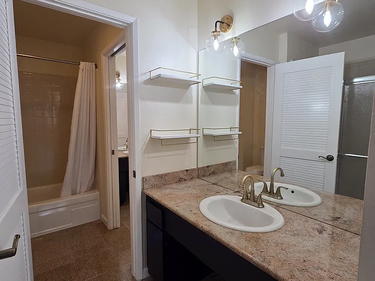 878 Woodside Ln E #2 — Photo 31