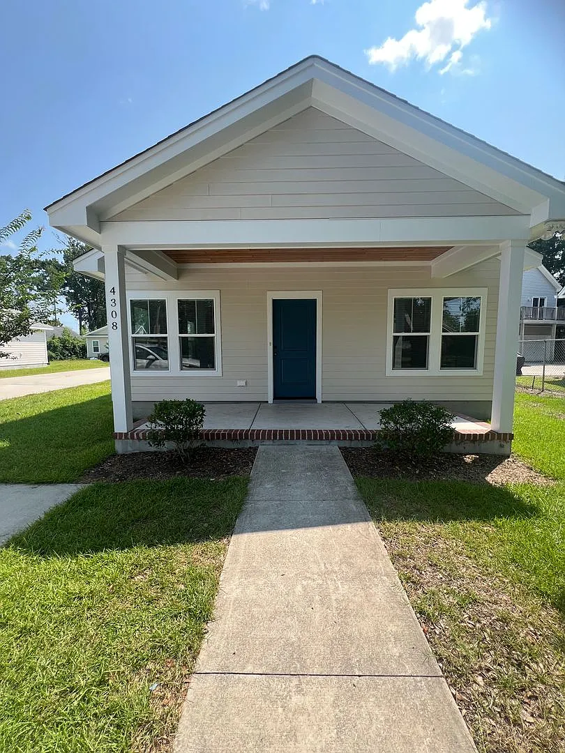 Newer Construction 3 Bedroom House — Photo 1