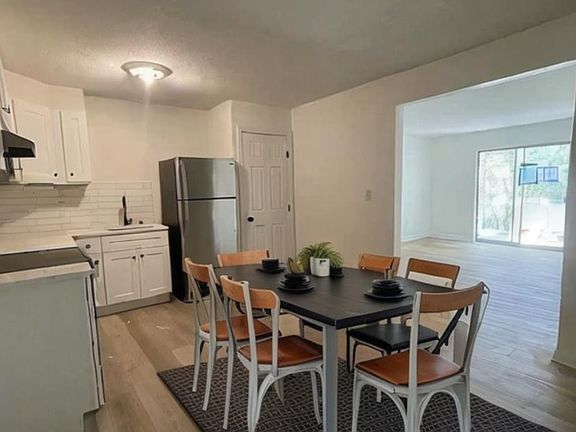 2nd image of 31 Vine St APT 32