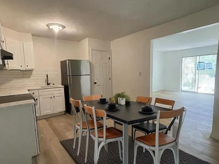 31 Vine Street — Photo 9