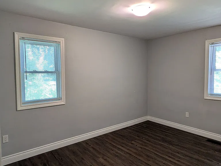 3204 Saint Paul Ave #MAIN FLOOR — Photo 5