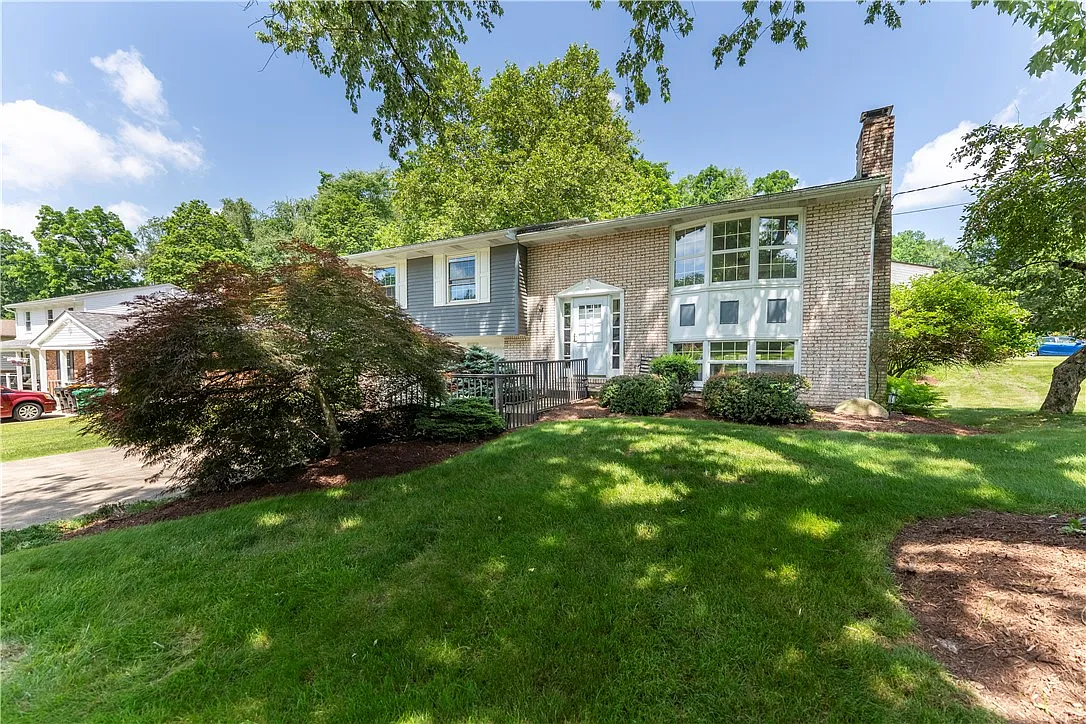 5958 Dashwood Dr photo 1