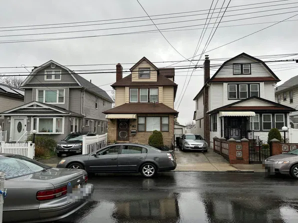 2733 Curtis St, Flushing, NY 11369