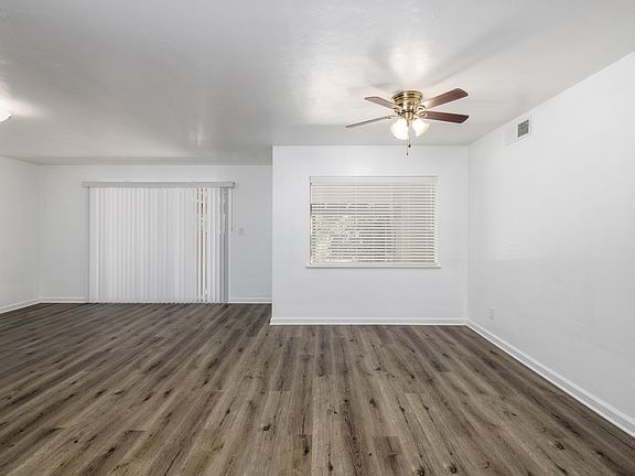 5th image of 2415 W Cambridge Avenue