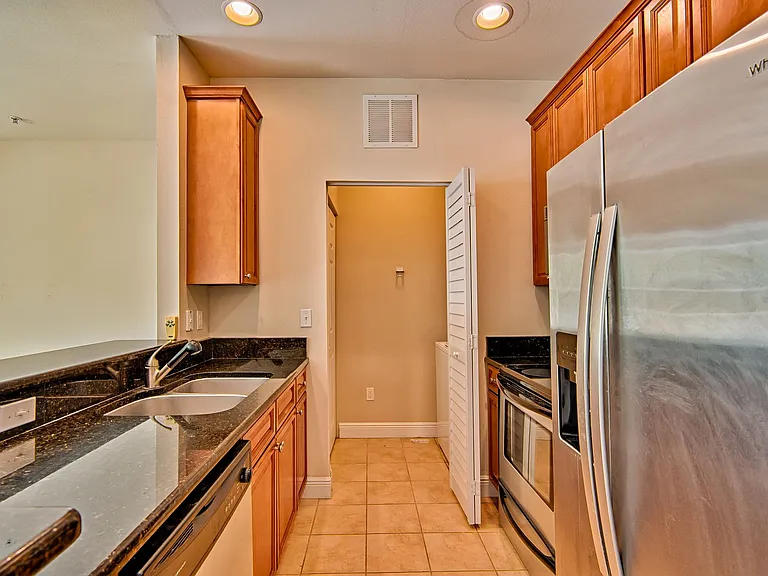 1500 NW 4th Ave #214 — Photo 2