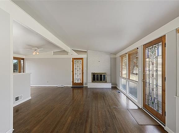 4th image of 7901 Canterbury St