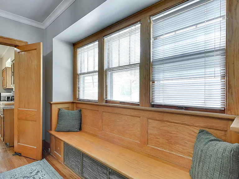 863 S 52nd St — Photo 17