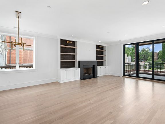 3rd image of 1942 N Orchard St #2